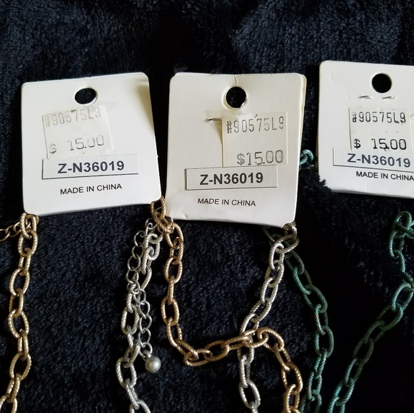 Set of 3 peace sign necklaces - Picture 3 of 5